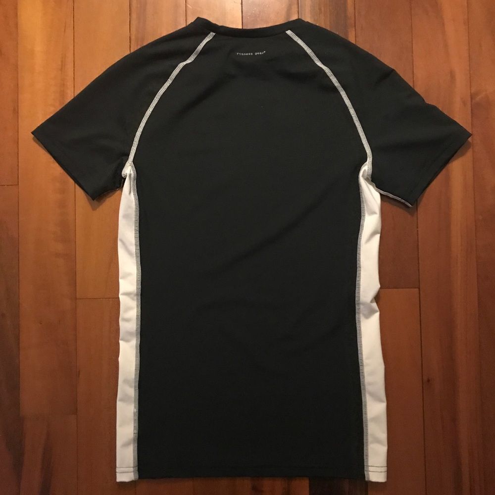 Rash Guard - Picture 3 of 3